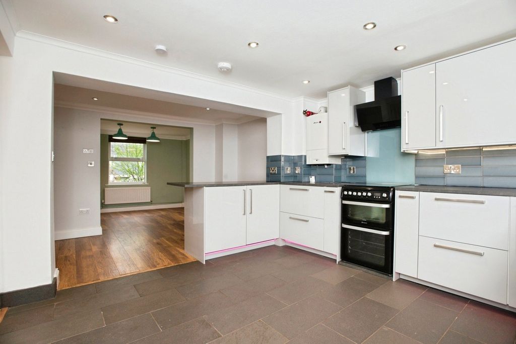 Property photo 2 of 20 Pbox-Img.Jpg