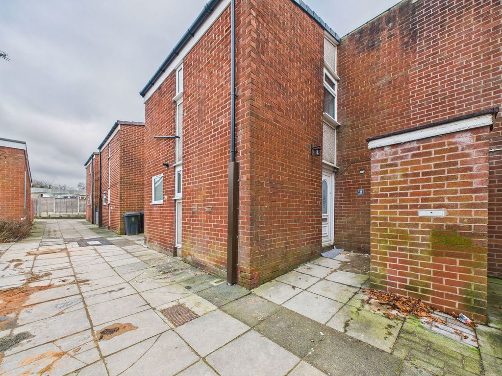 Property photo 1 of 32