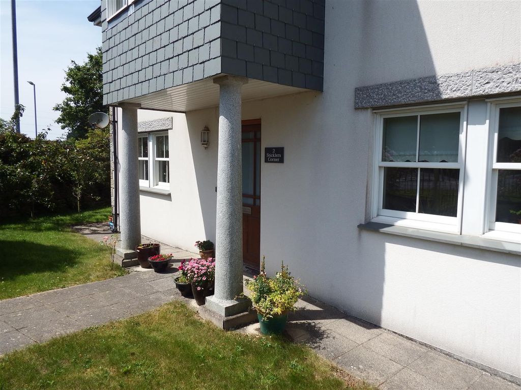 Property photo 2 of 28 Entrance