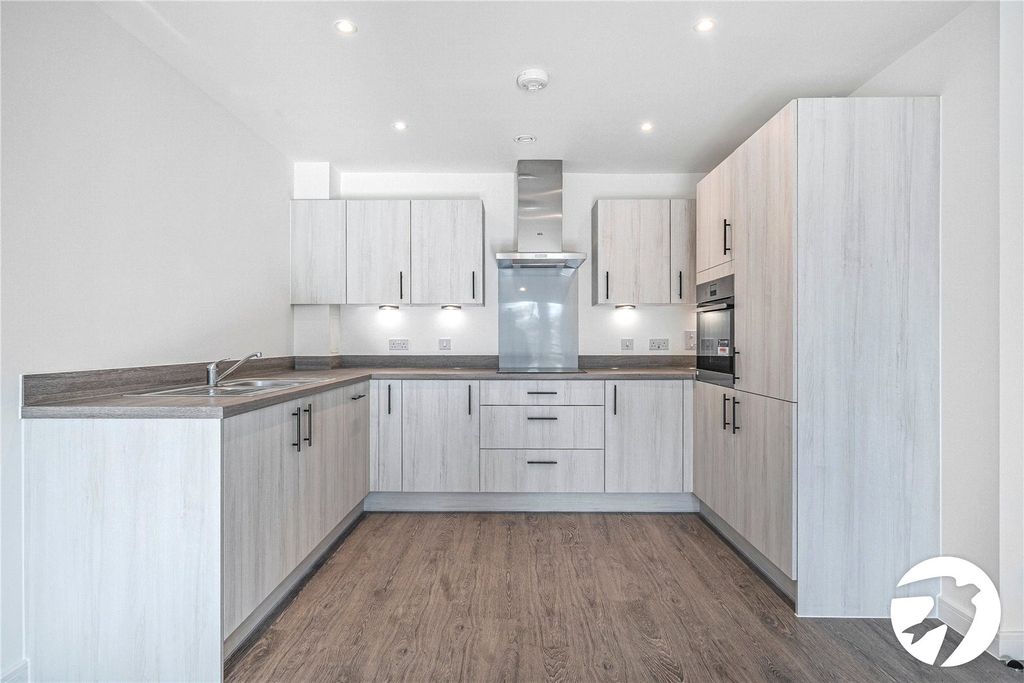 Property photo 2 of 14 Kitchen