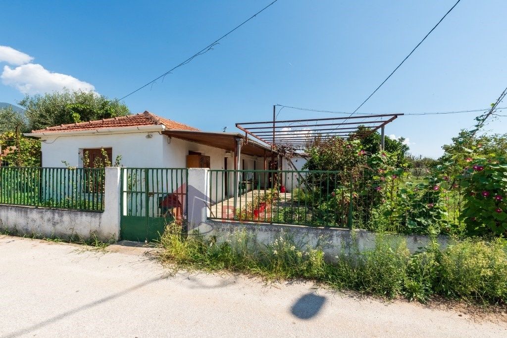 Property photo 1 of 24