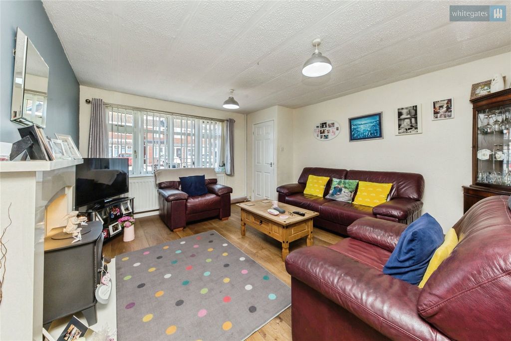 Property photo 3 of 17 Picture No. 02