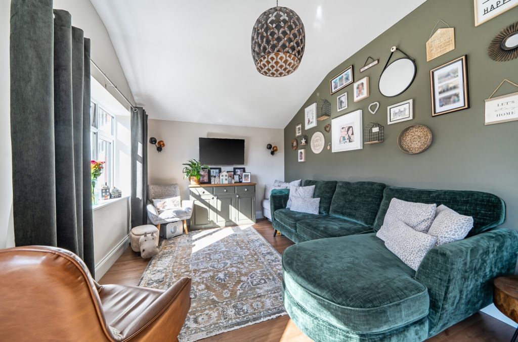 Property photo 3 of 24 1431863-6-69B9858194E02