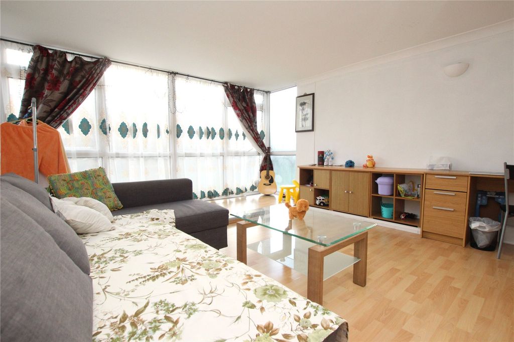 Property photo 3 of 12 Picture 3