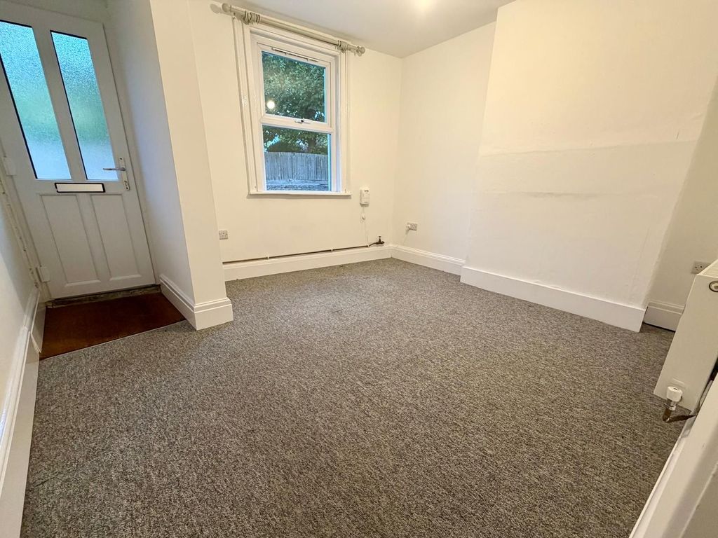 Property photo 3 of 23