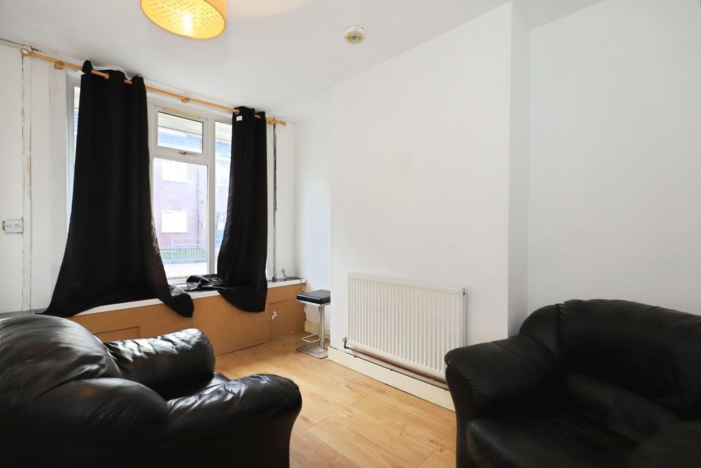 Property photo 3 of 9 Dining/ Sitting Room