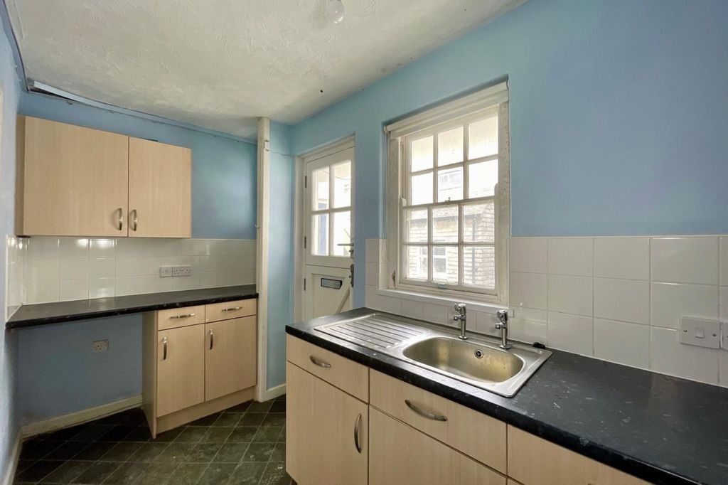 Property photo 2 of 16 12 Virgin Street, St Ives, Cornwall, Tr26 1Hp