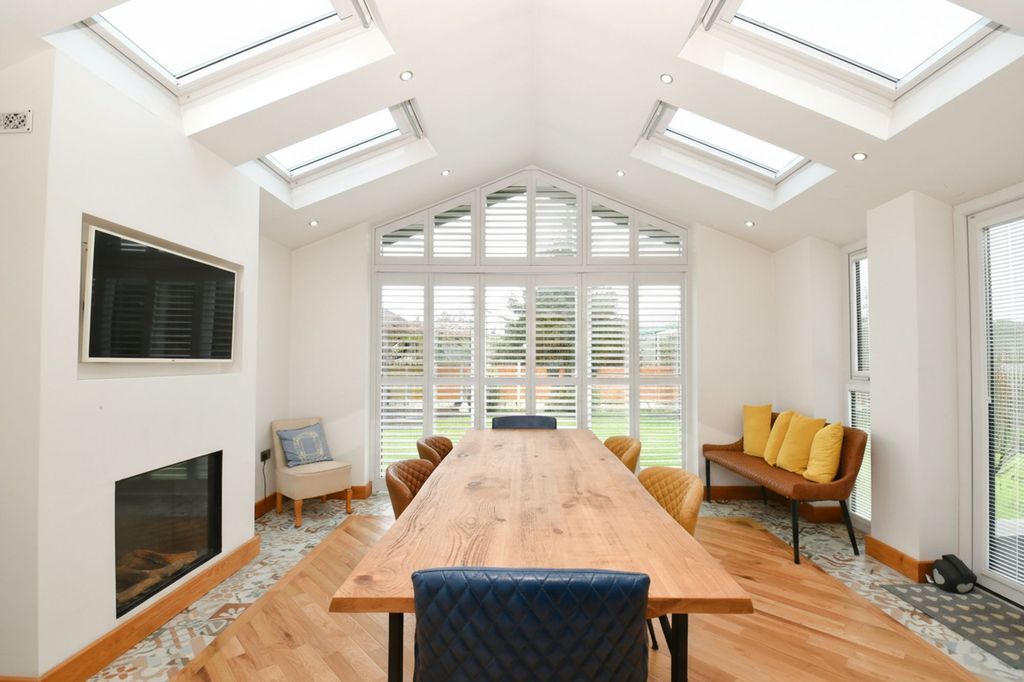 Property photo 1 of 31