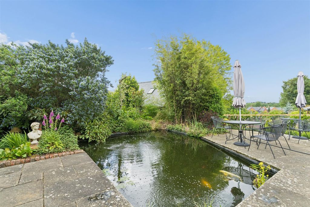 Additional image 31 of 6 bed detached house for saleHigh Road, Soulbury, Buckinghamshire LU7