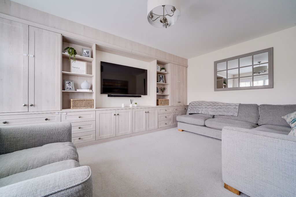 Property photo 2 of 26 4823701