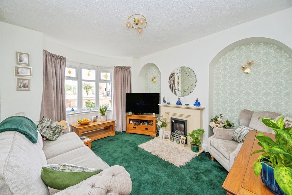 Property photo 2 of 22