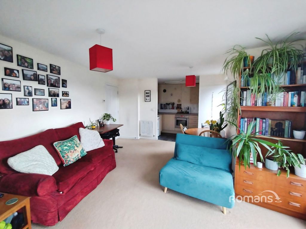 Property photo 2 of 8 Pbox-Img.Jpg