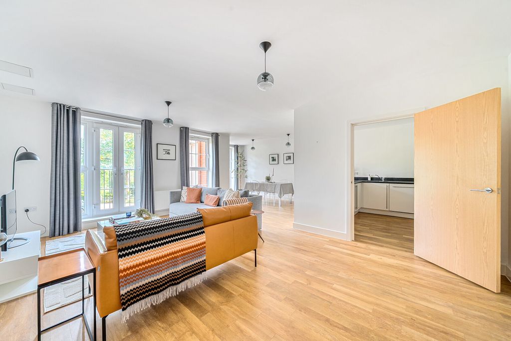 Property photo 3 of 13 1347604-11-68B563...