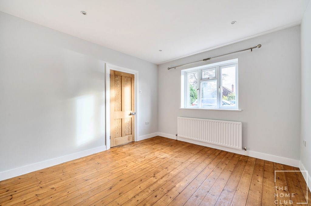 Property photo 3 of 9 2E2B5712-0F6c-4E3B-87c6-5B07B3B758A6