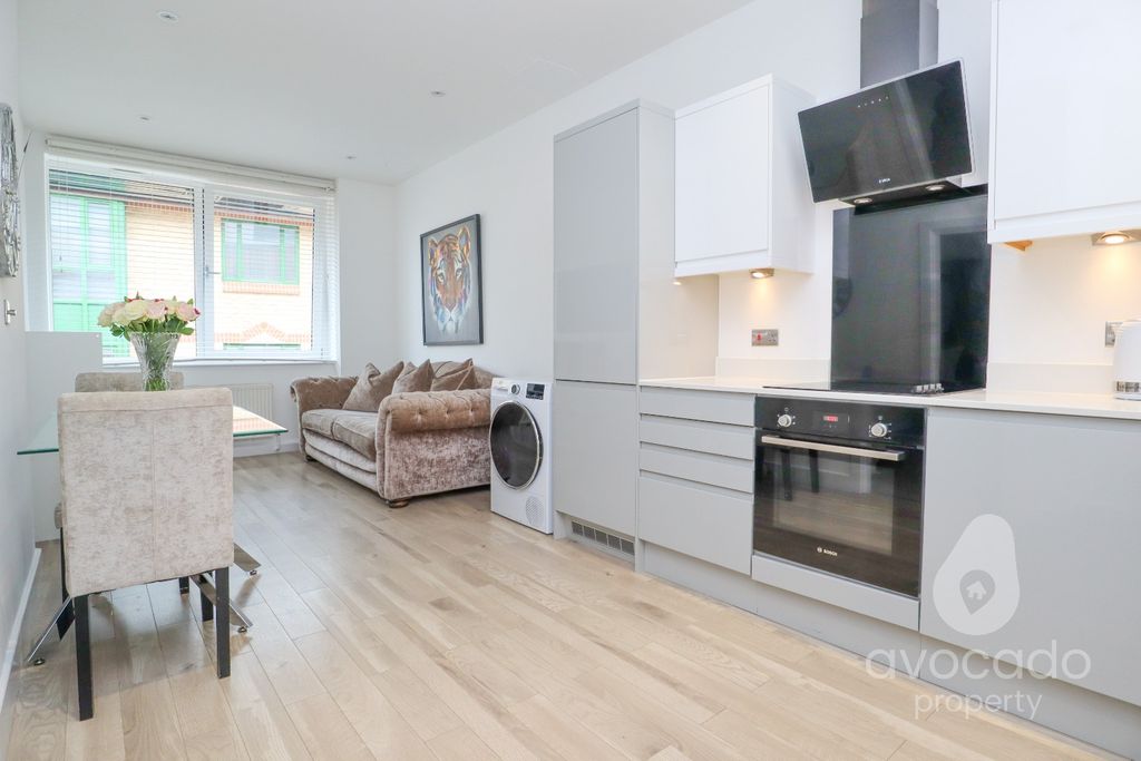 Property photo 2 of 8 4509936