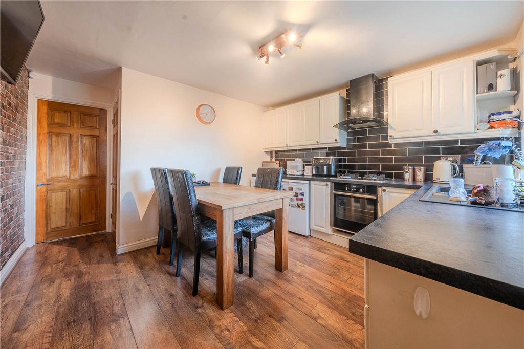 Property photo 3 of 14 Picture No. 11