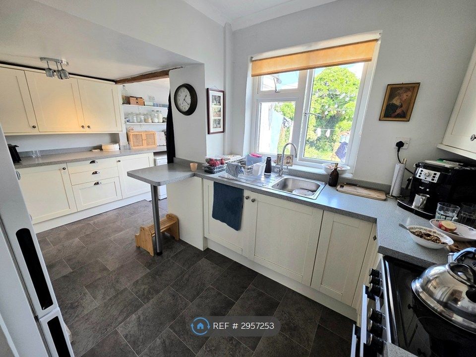 Property photo 3 of 13 Kitchen