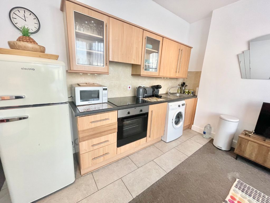 Property photo 2 of 5 Picture 2