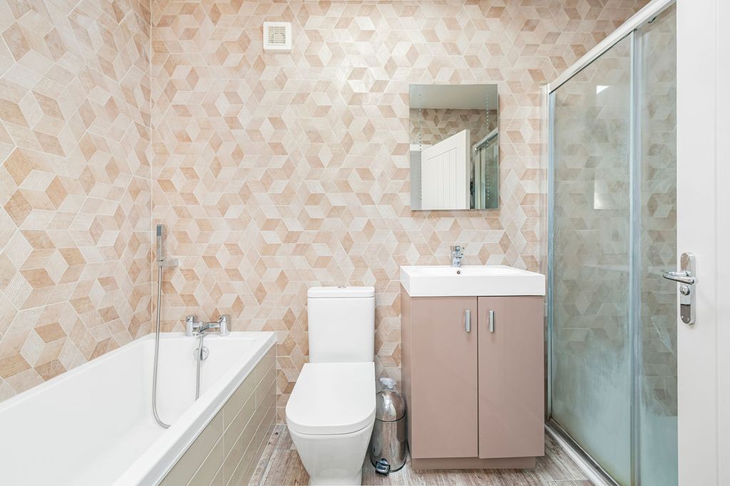 Additional image 17 of 5 bed detached bungalow for saleDryden Way, Liphook GU30