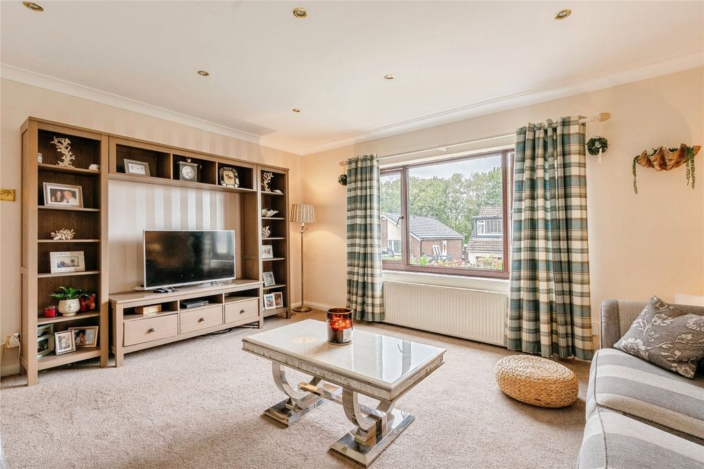 Property photo 2 of 33 Picture No. 82
