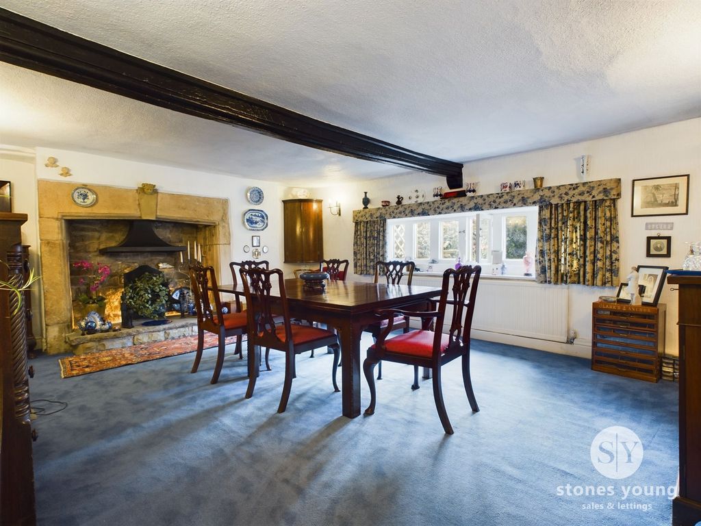 Property photo 2 of 31