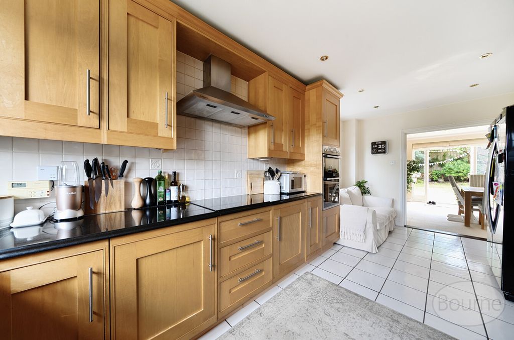 Property photo 2 of 21 8Bb85505-6354-40E...