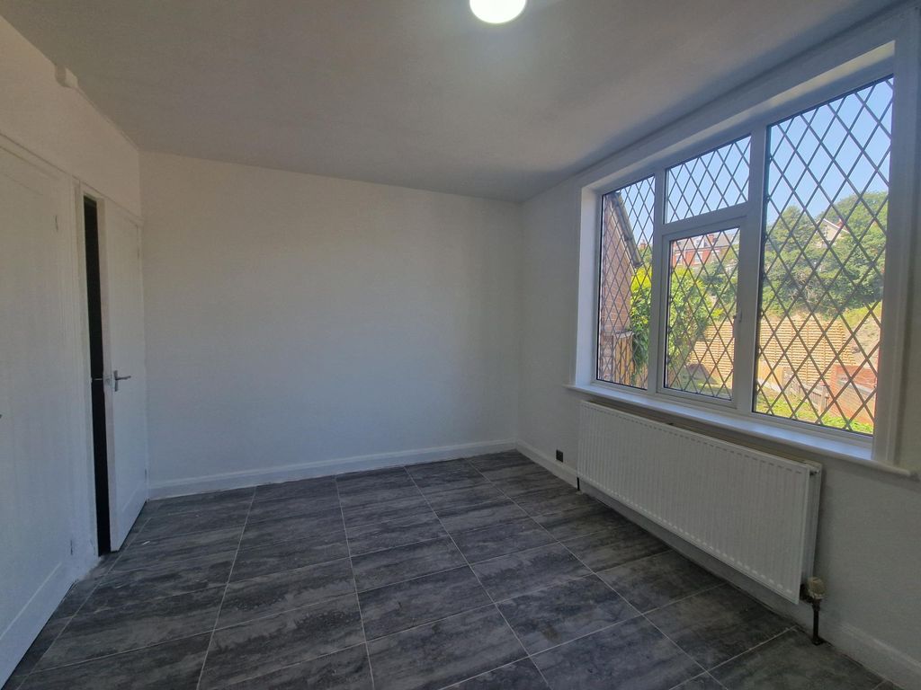 Property photo 3 of 8 Image