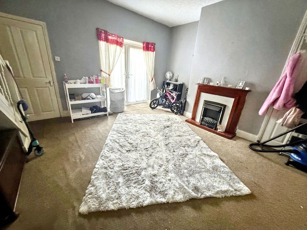 Property photo 3 of 8