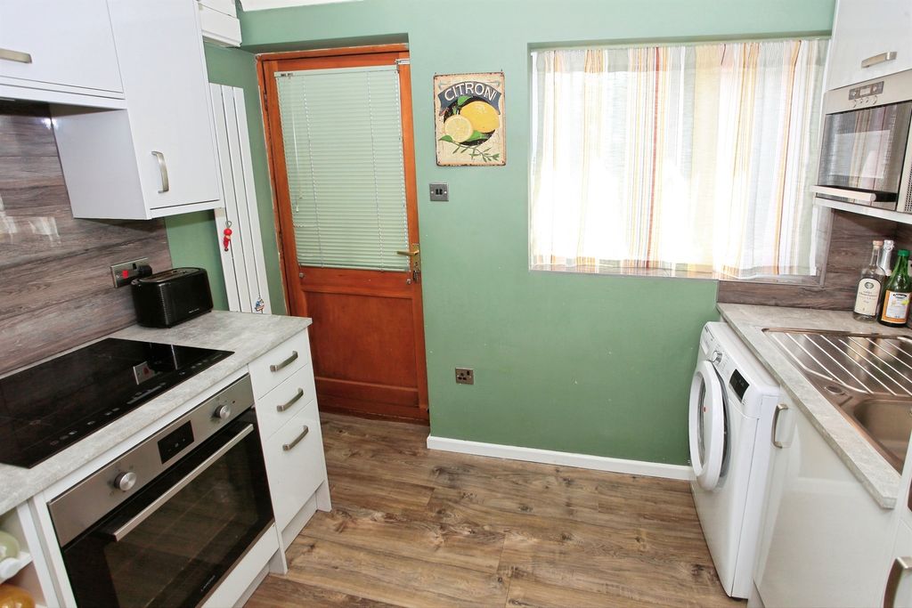 Property photo 3 of 16