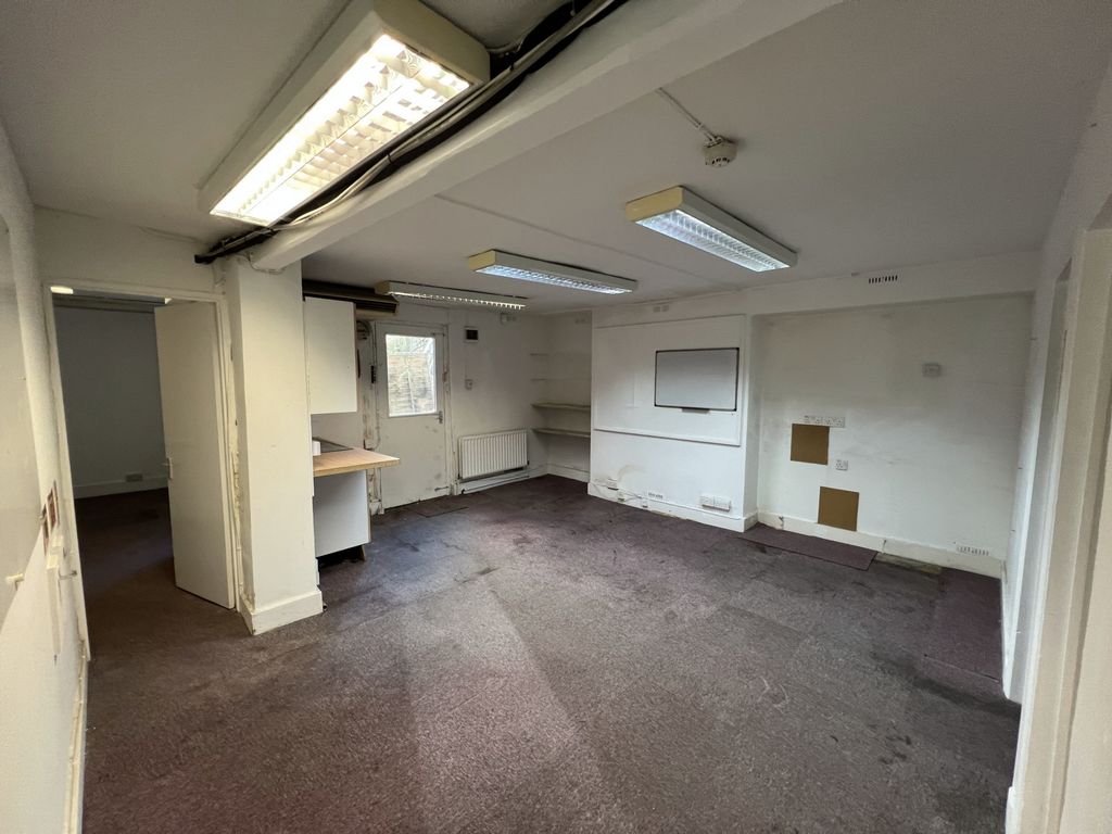 Property photo 2 of 16 Photo 1