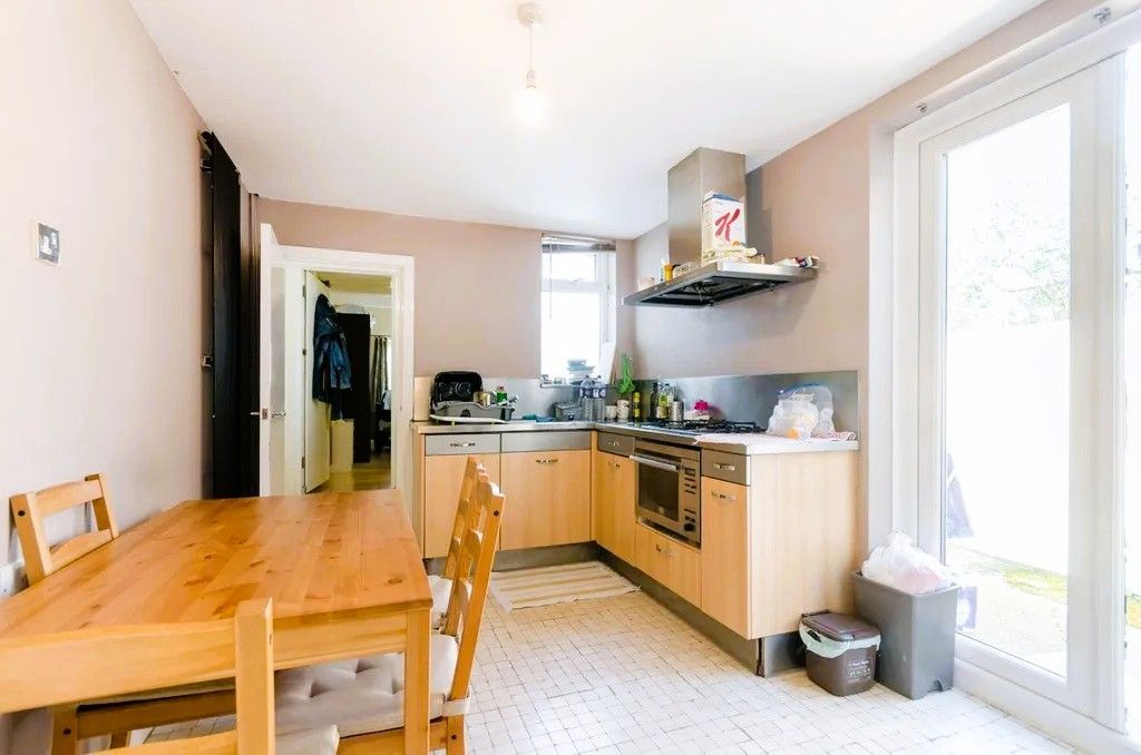 Property photo 3 of 6