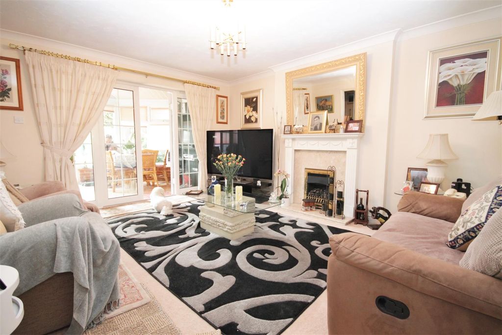 Property photo 2 of 18
