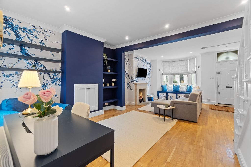 Property photo 2 of 14