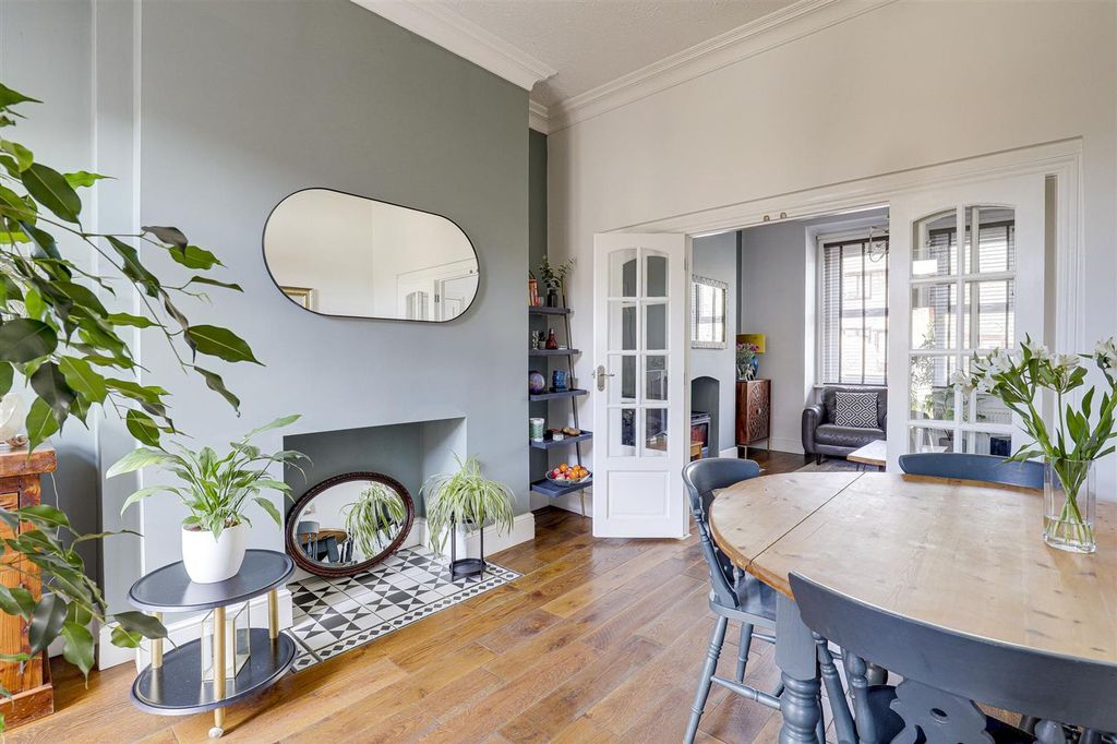 Property photo 3 of 24