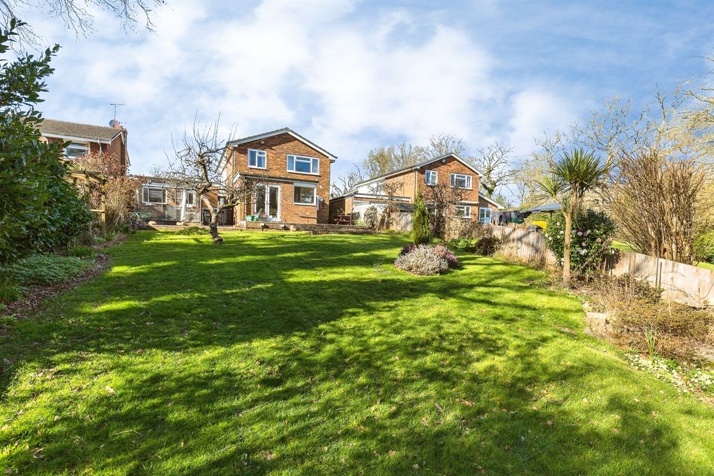 Property photo 2 of 20