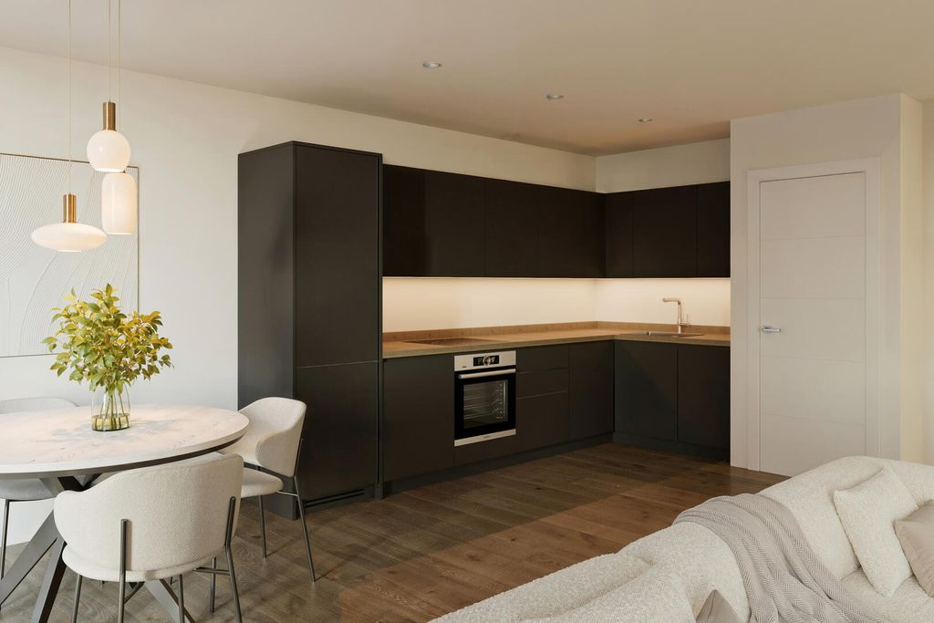 Property photo 3 of 6 Kitchen