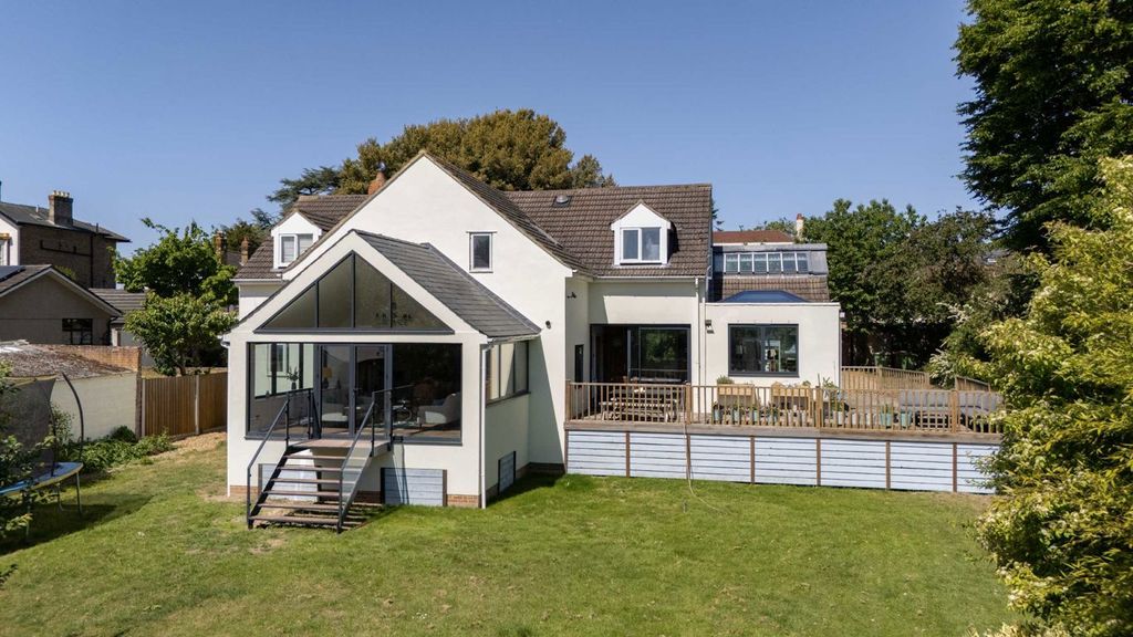 Property photo 2 of 16