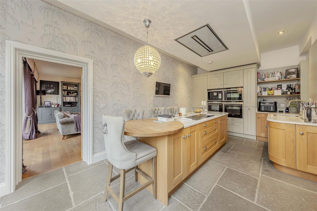Property photo 3 of 47 Kitchen