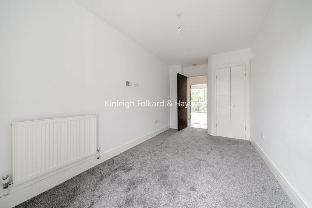 Property photo 3 of 22 Picture No. 18