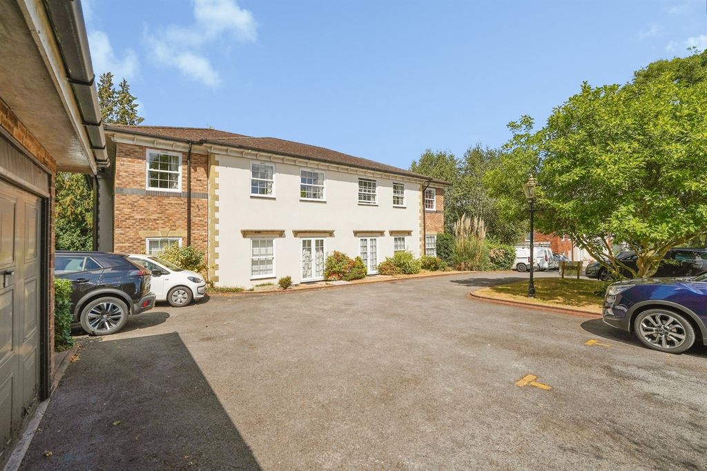 Property photo 1 of 22
