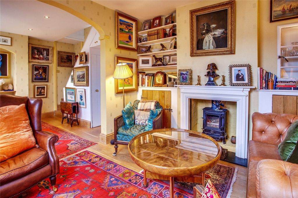 Property photo 2 of 16 Living Room