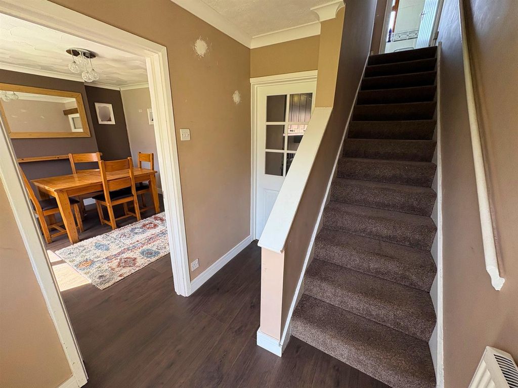Property photo 2 of 26 Entrance Hallway