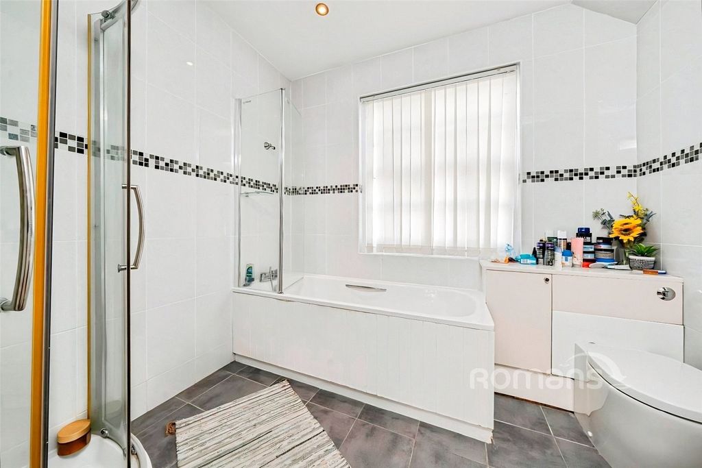 Property photo 3 of 14 Bathroom