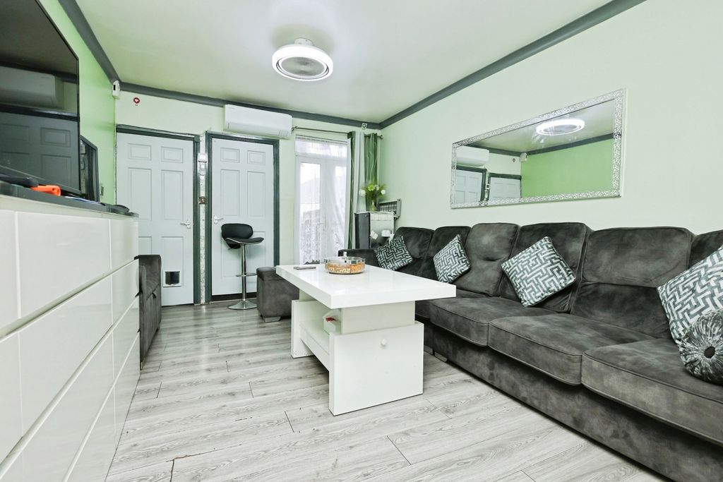 Property photo 2 of 13 Pbox-Img.Jpg