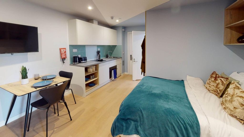 Property photo 2 of 18