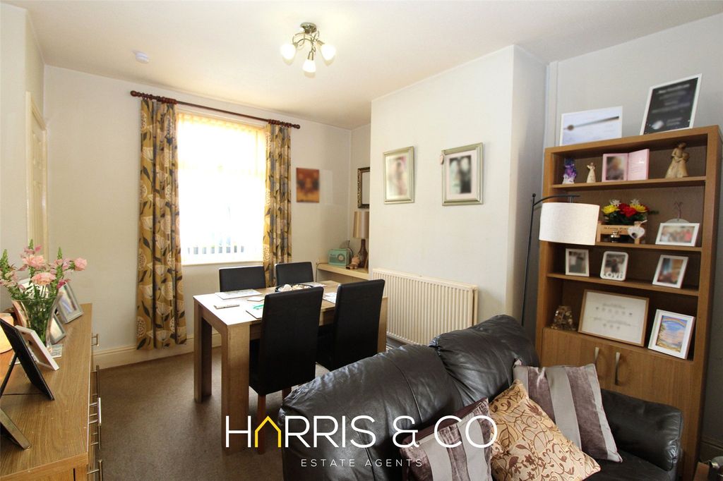 Property photo 2 of 12 Picture No. 13