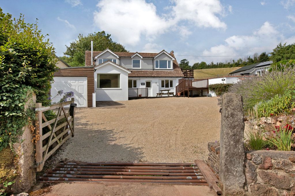 Property photo 3 of 47