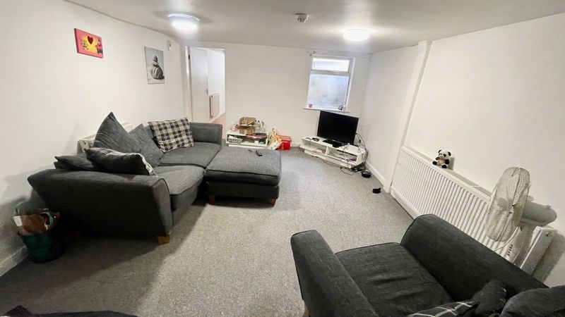 Property photo 3 of 10 Photo 3