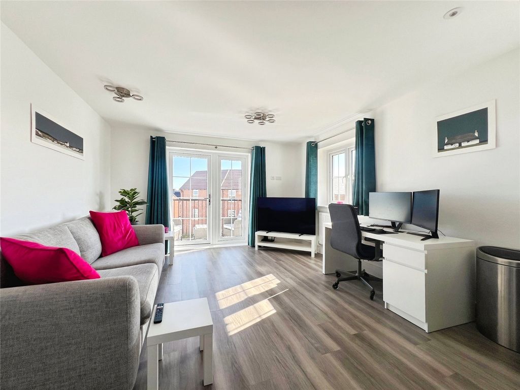 Property photo 2 of 14 Picture No. 13