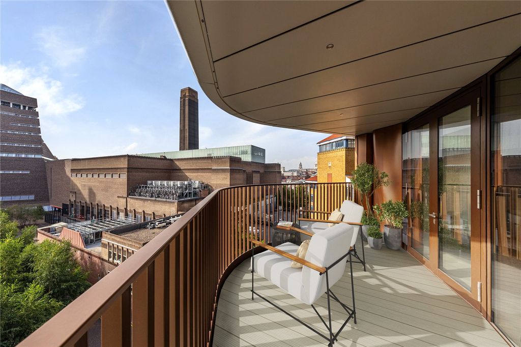 Property photo 1 of 15 Balcony